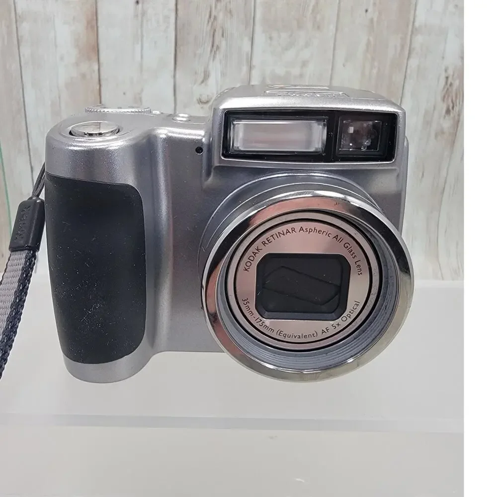 Kodak EasyShare Z700 Point & Shoot Compact Digital CCD P&S Camera Tested & Works